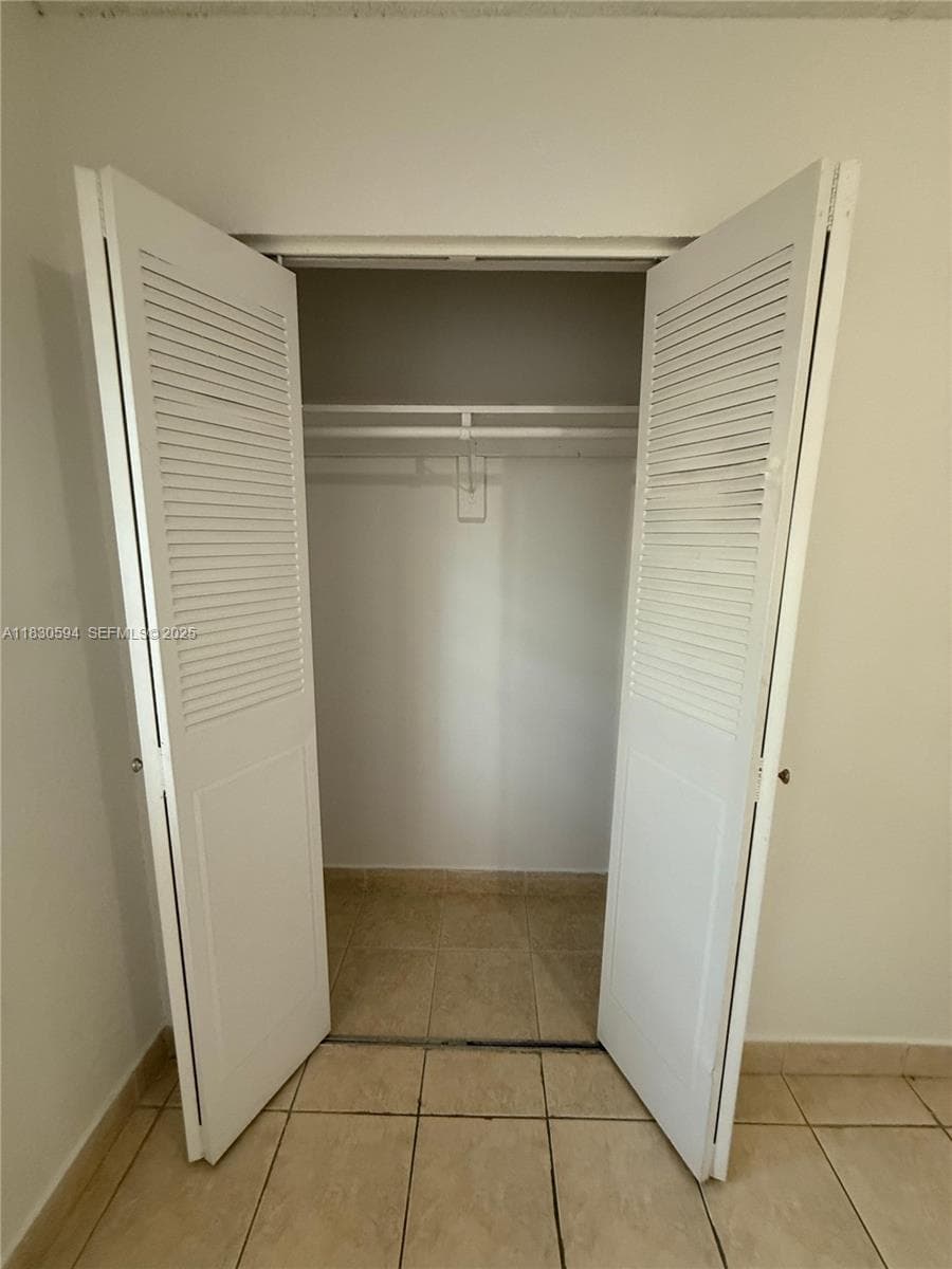 1305 W 53rd St # 406, Hialeah FL 33012 — 22