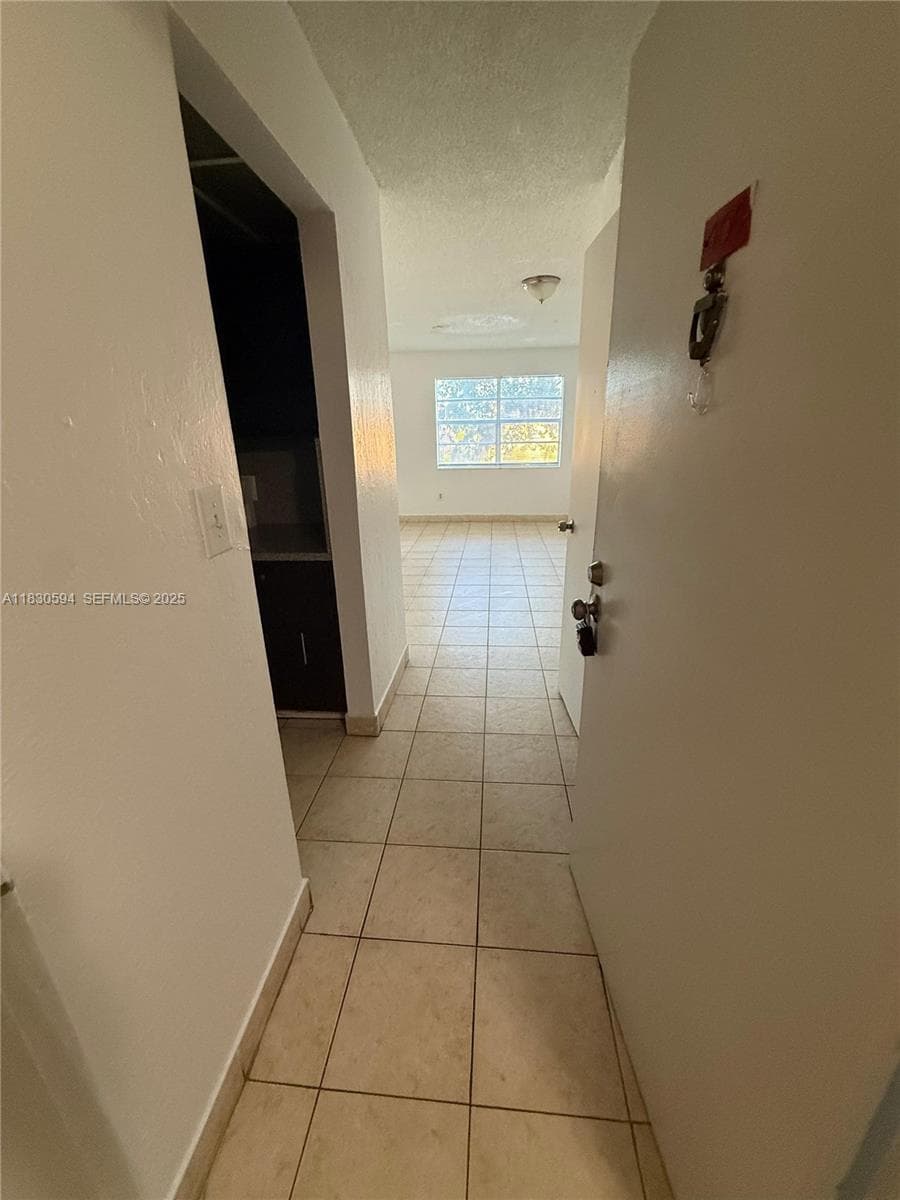 1305 W 53rd St # 406, Hialeah FL 33012 — 1