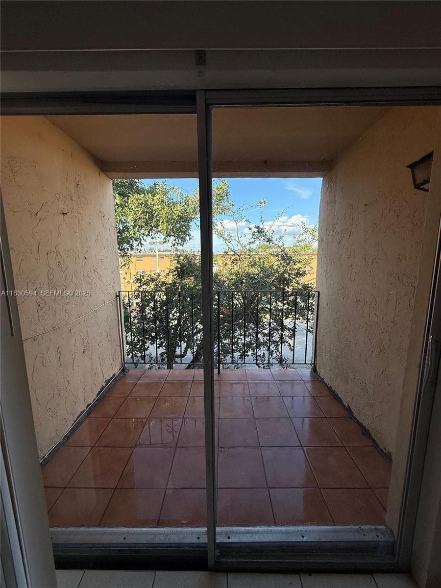 1305 W 53rd St # 406, Hialeah FL 33012 — 30