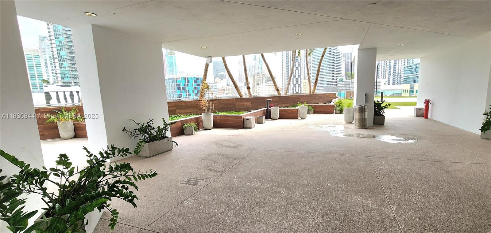 350 S Miami Ave # 3214, Miami FL 33130 — 36