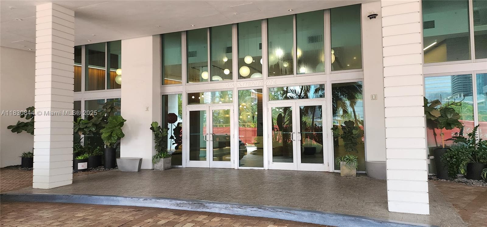 350 S Miami Ave # 3214, Miami FL 33130 — 55