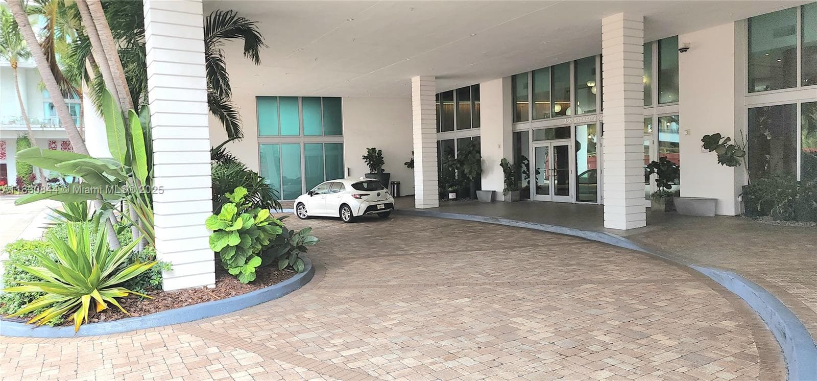 350 S Miami Ave # 3214, Miami FL 33130 — 54