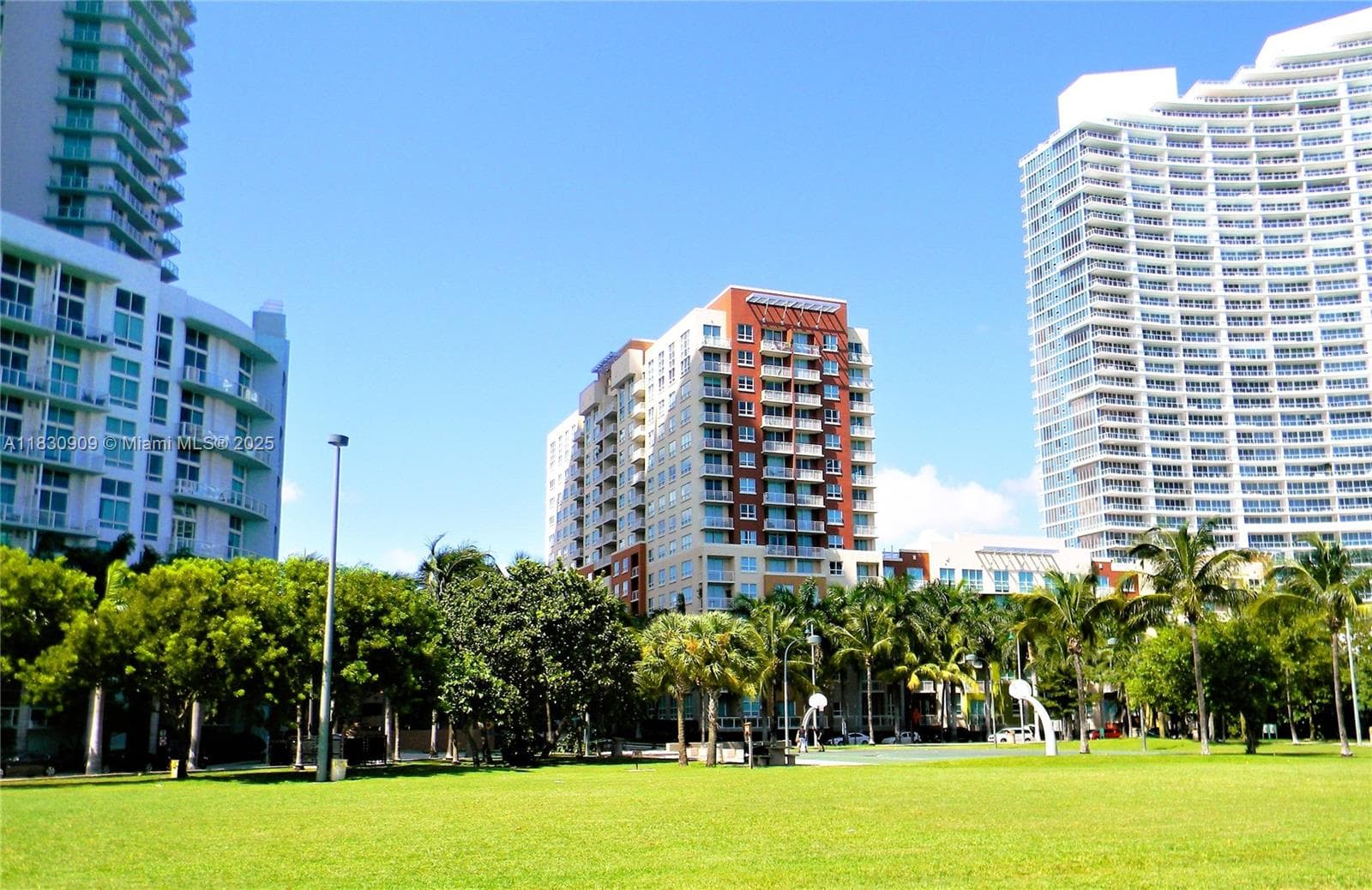 2000 N Bayshore Dr # 509, Miami FL 33137 — 2