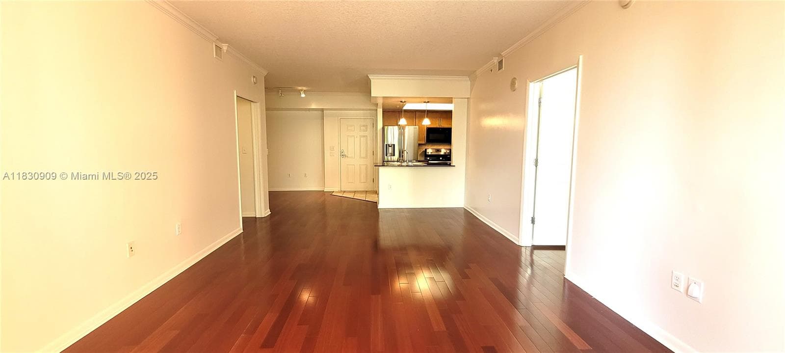 2000 N Bayshore Dr # 509, Miami FL 33137 — 32