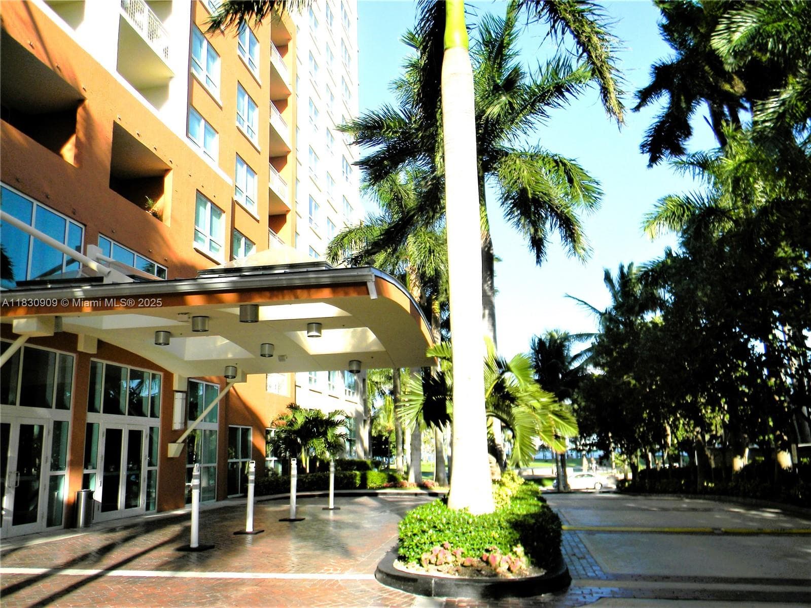 2000 N Bayshore Dr # 509, Miami FL 33137 — 79
