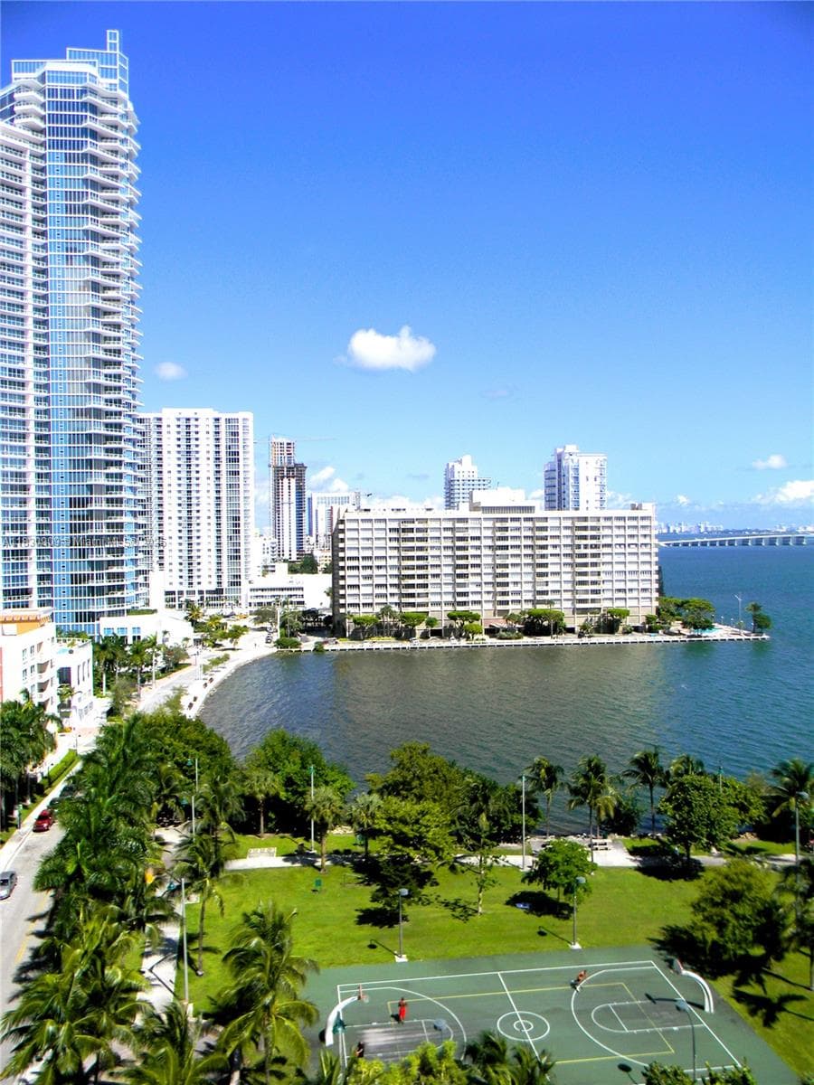 2000 N Bayshore Dr # 509, Miami FL 33137 — 86