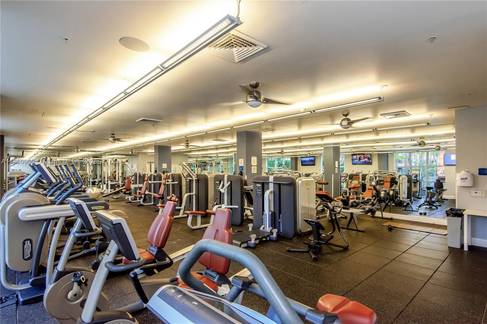 2000 N Bayshore Dr # 509, Miami FL 33137 — 65