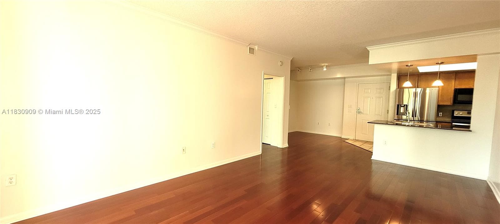 2000 N Bayshore Dr # 509, Miami FL 33137 — 33
