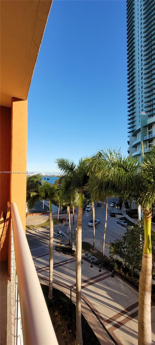 2000 N Bayshore Dr # 509, Miami FL 33137 — 29