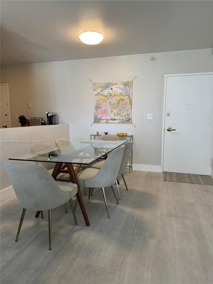 5700 Collins Ave # 3C, Miami Beach FL 33140 — 3