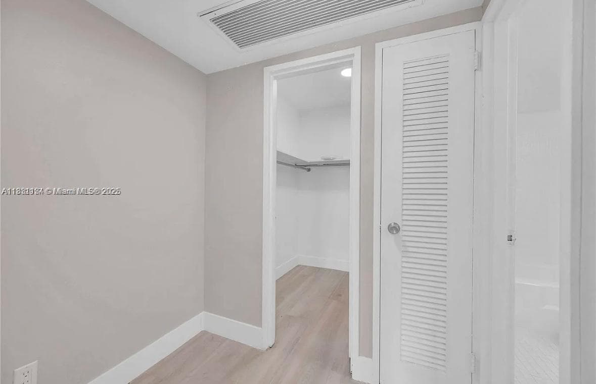 5700 Collins Ave # 3C, Miami Beach FL 33140 — 17