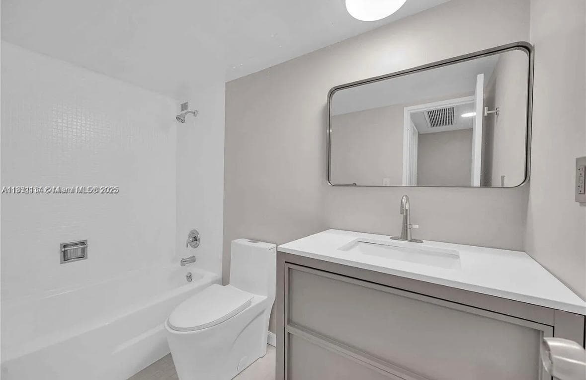 5700 Collins Ave # 3C, Miami Beach FL 33140 — 16