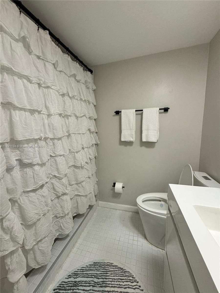 5700 Collins Ave # 3C, Miami Beach FL 33140 — 12