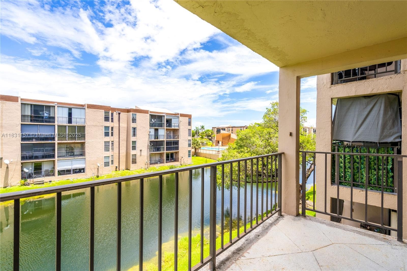 8895 Fontainebleau Blvd # 301, Miami FL 33172 — 2
