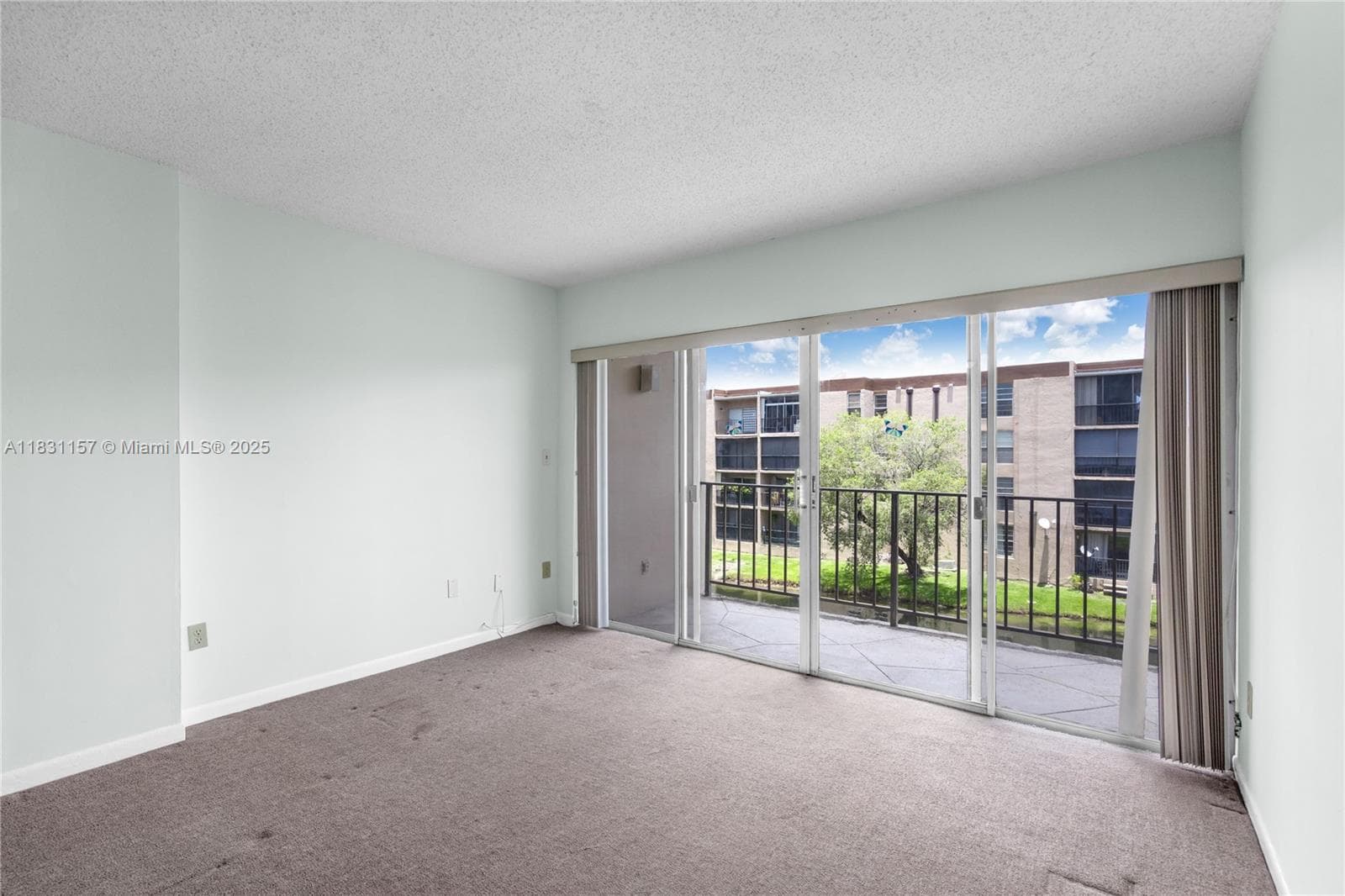 8895 Fontainebleau Blvd # 301, Miami FL 33172 — 6