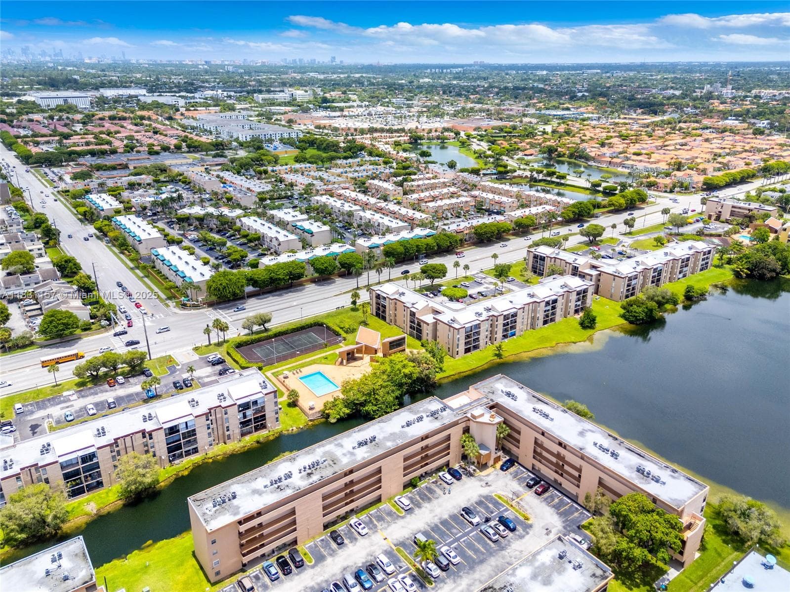 8895 Fontainebleau Blvd # 301, Miami FL 33172 — 30