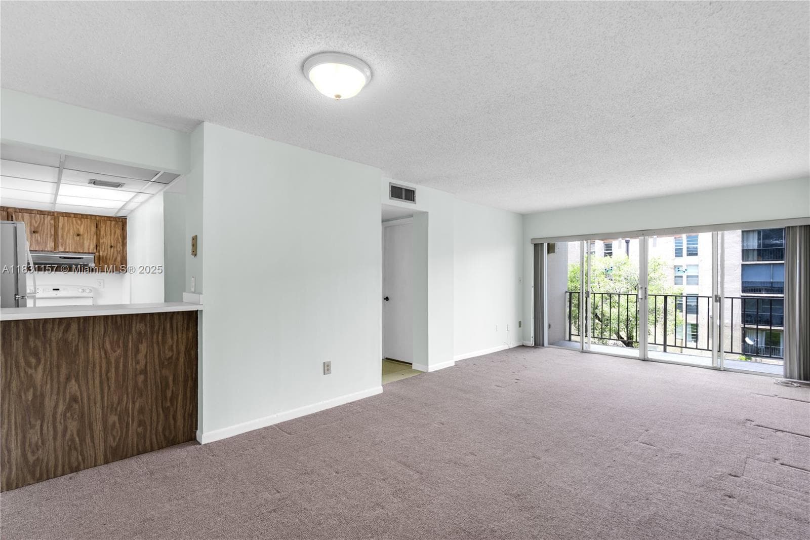 8895 Fontainebleau Blvd # 301, Miami FL 33172 — 10