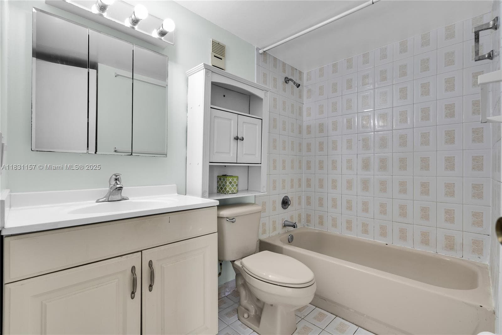 8895 Fontainebleau Blvd # 301, Miami FL 33172 — 18