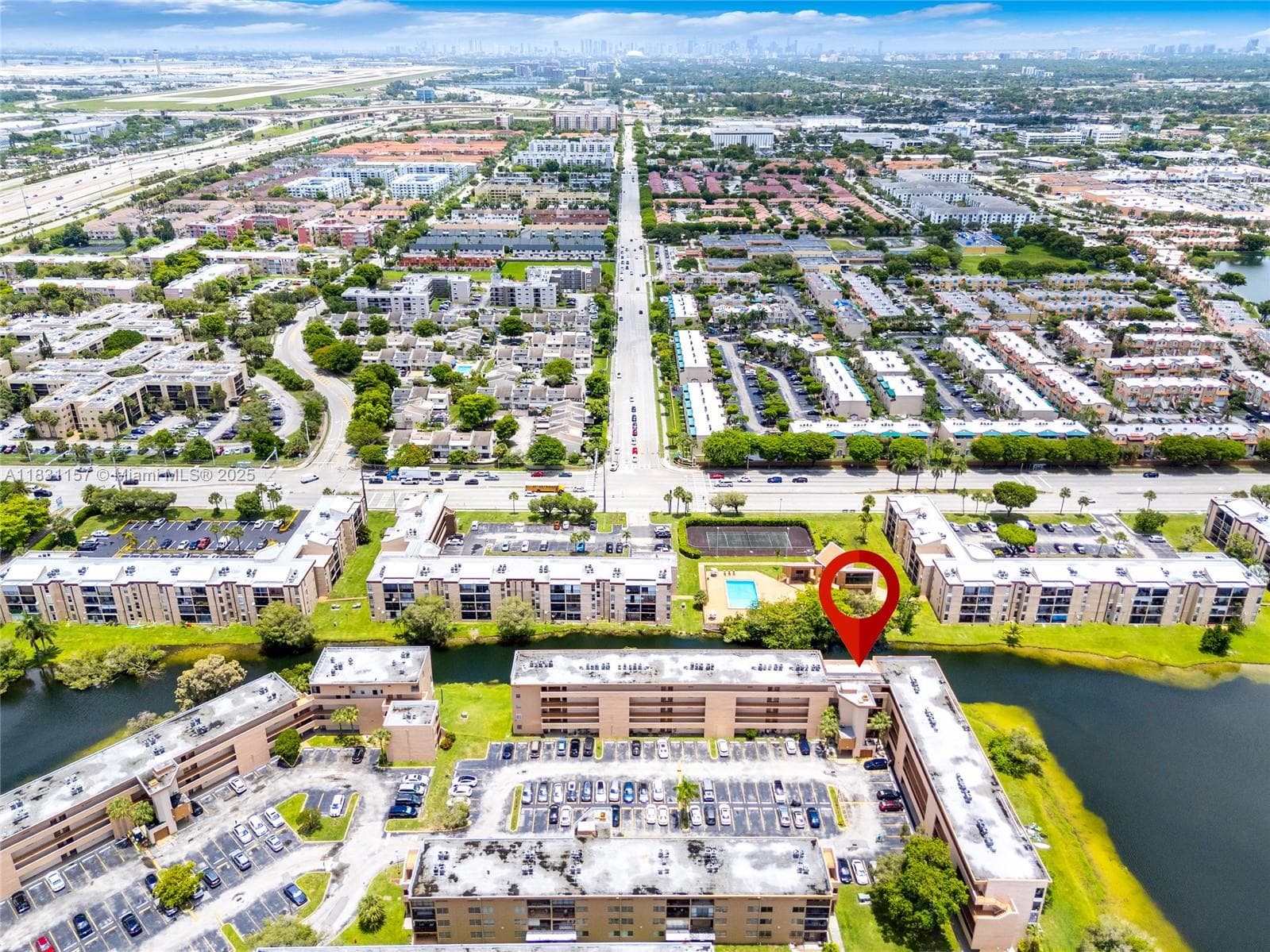 8895 Fontainebleau Blvd # 301, Miami FL 33172 — 31