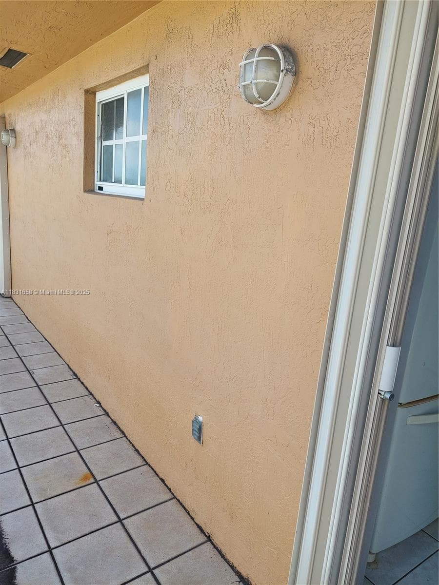 2403 W 76th St # 203, Hialeah FL 33016 — 2
