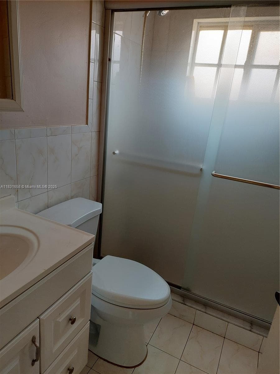 2403 W 76th St # 203, Hialeah FL 33016 — 6