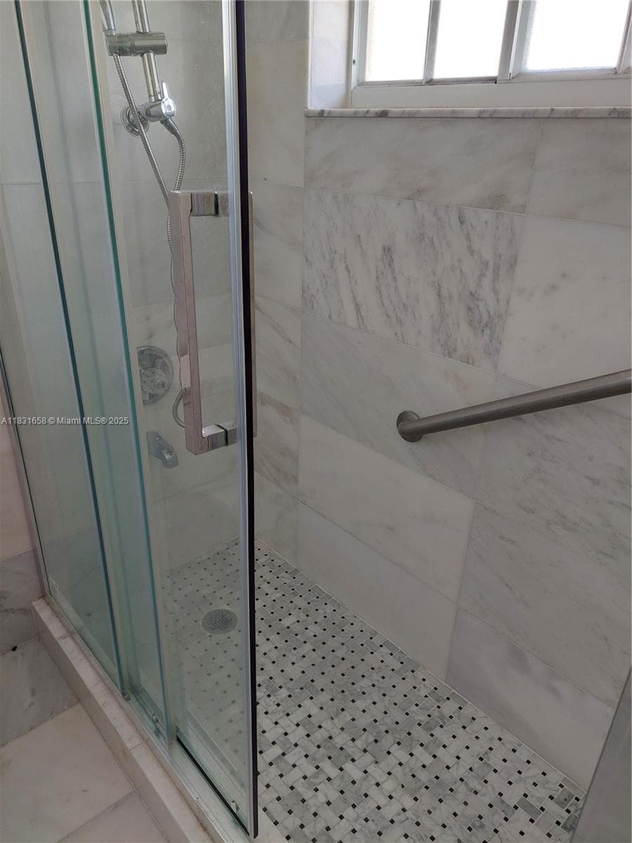 2403 W 76th St # 203, Hialeah FL 33016 — 7