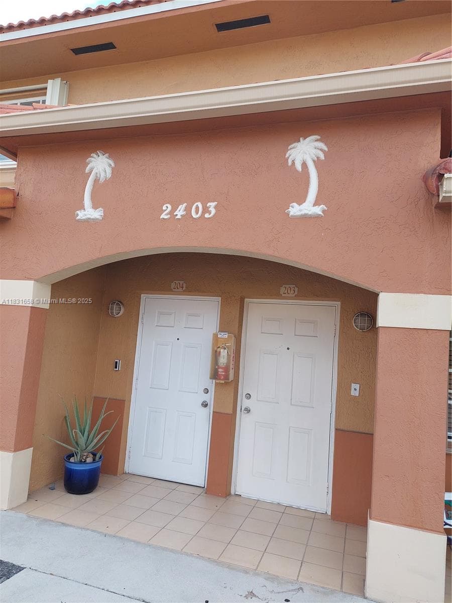 2403 W 76th St # 203, Hialeah FL 33016 — 1
