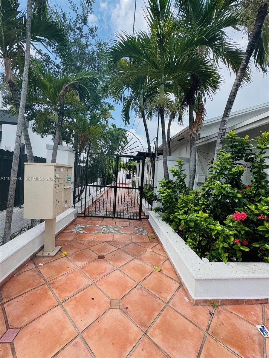 1236 SW 4th St, Miami FL 33135 — 13