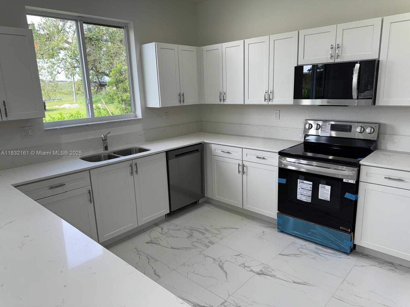 1828 NE 1st St, Homestead FL 33033 — 6