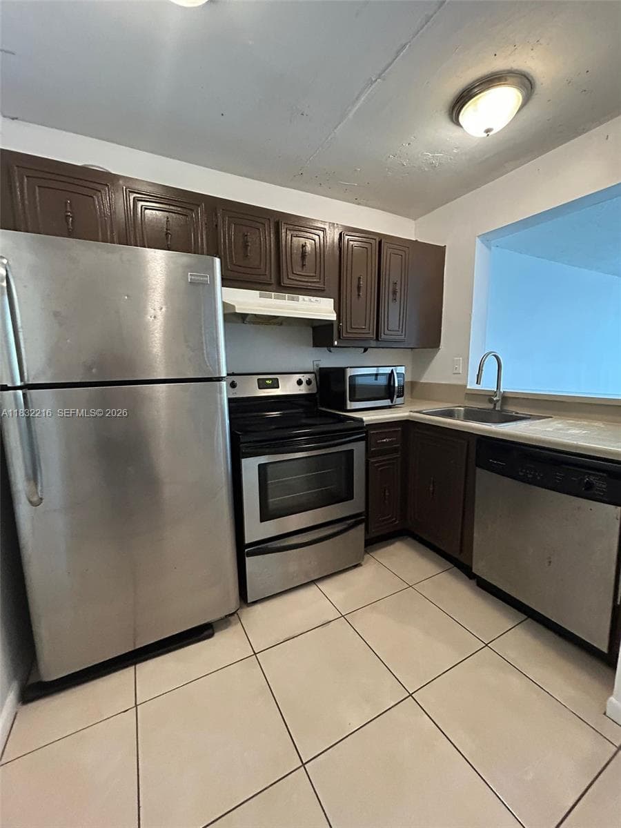 496 NW 165th St Rd # 310, Miami FL 33169 — 3