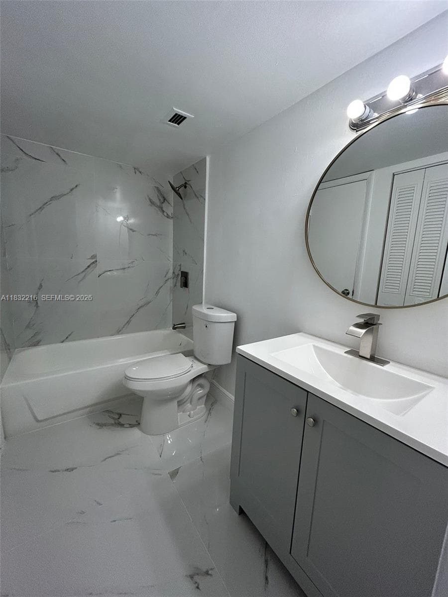 496 NW 165th St Rd # 310, Miami FL 33169 — 5