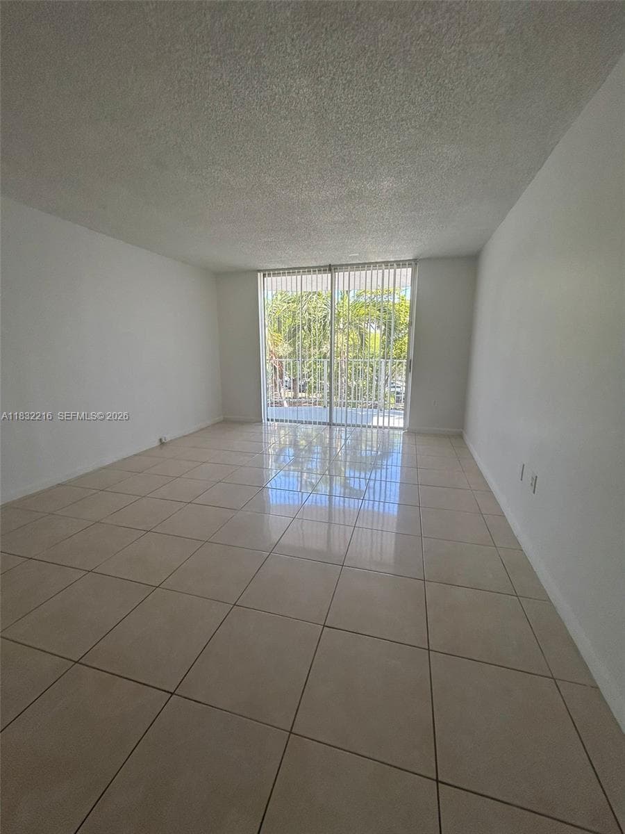 496 NW 165th St Rd # 310, Miami FL 33169 — 4