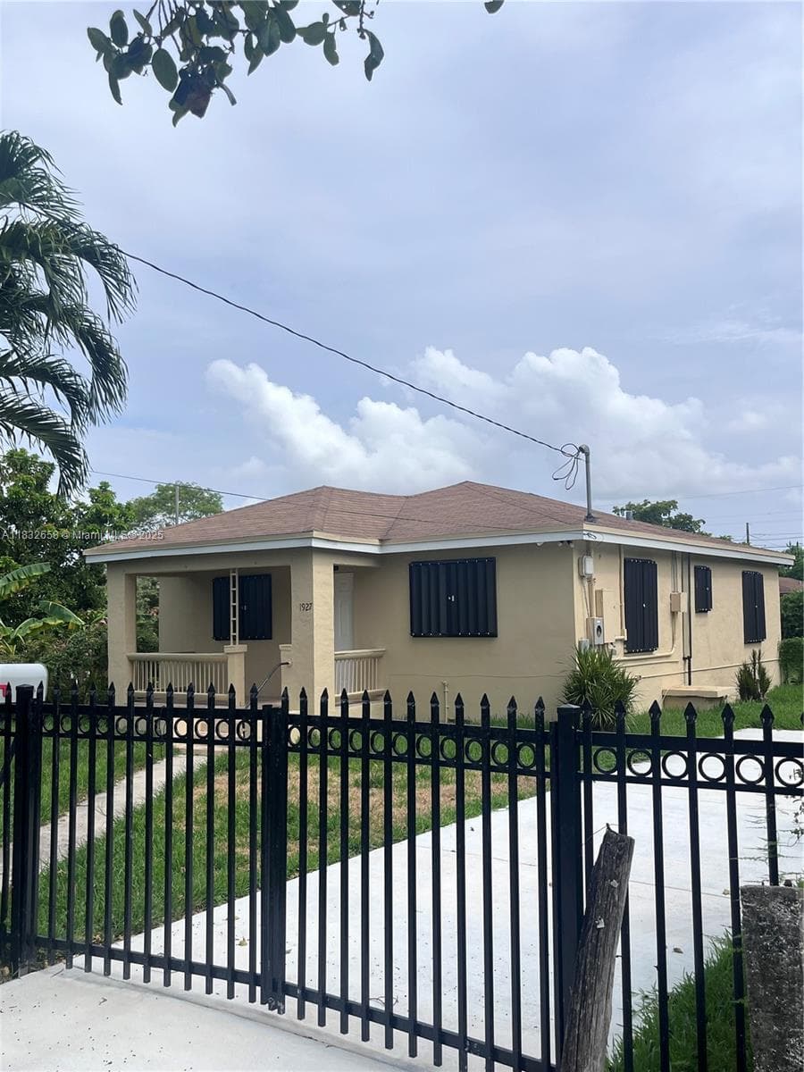 1927 NW 64 st, Miami FL 33147 — 2