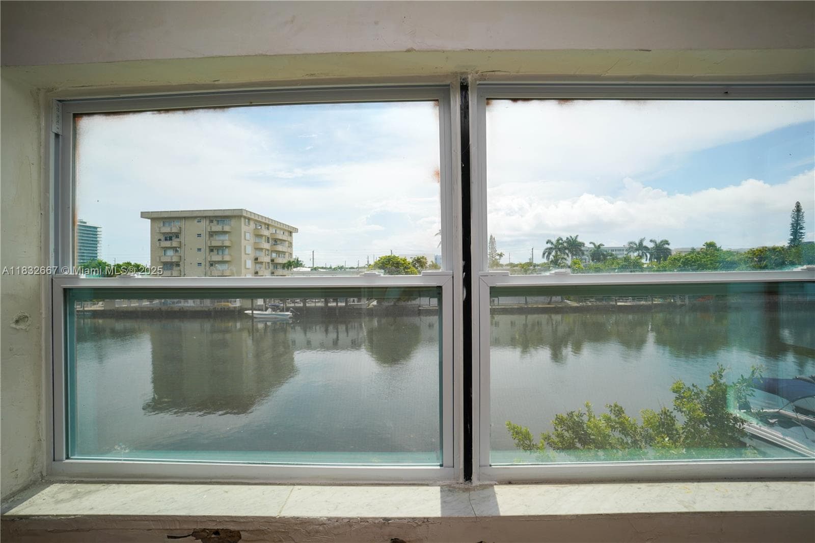 8321 Crespi Blvd, Miami Beach FL 33141 — 42