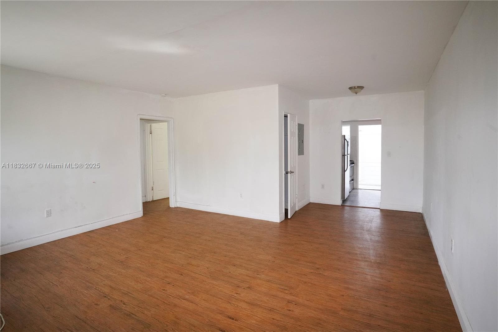 8321 Crespi Blvd, Miami Beach FL 33141 — 22