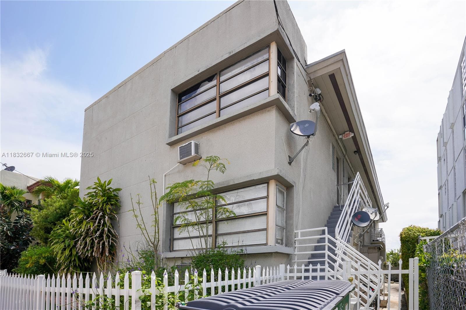 8321 Crespi Blvd, Miami Beach FL 33141 — 7