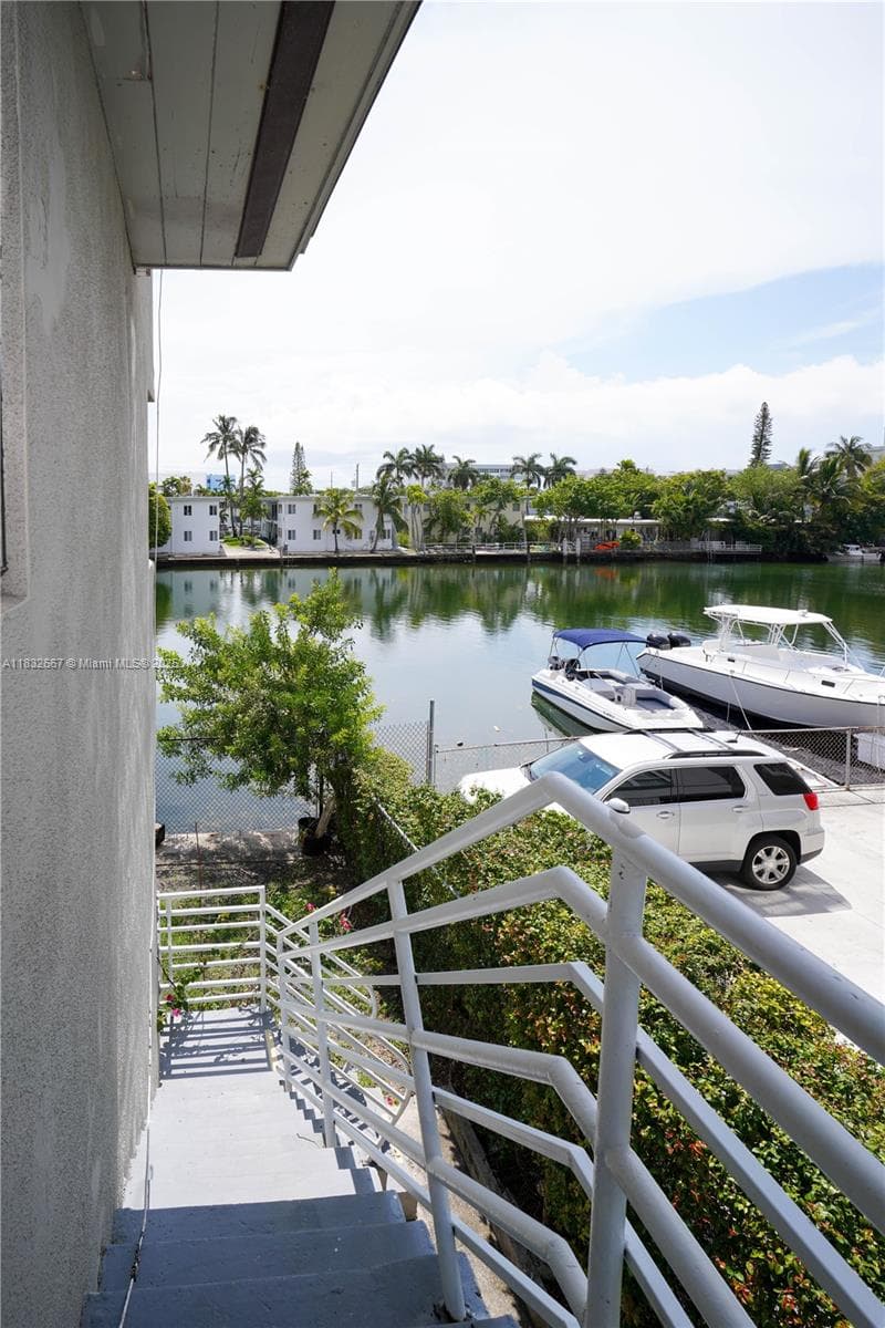 8321 Crespi Blvd, Miami Beach FL 33141 — 3