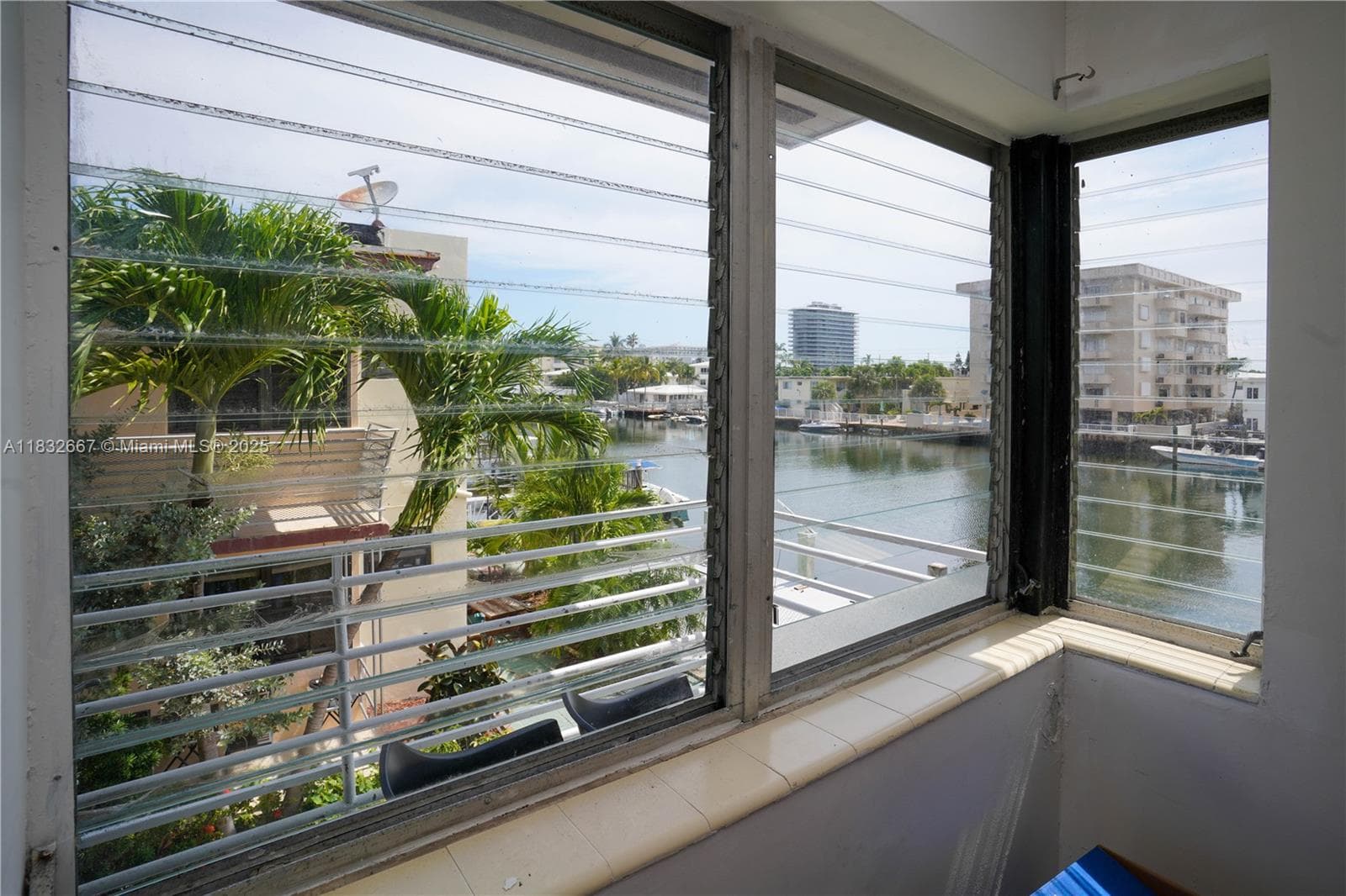 8321 Crespi Blvd, Miami Beach FL 33141 — 5