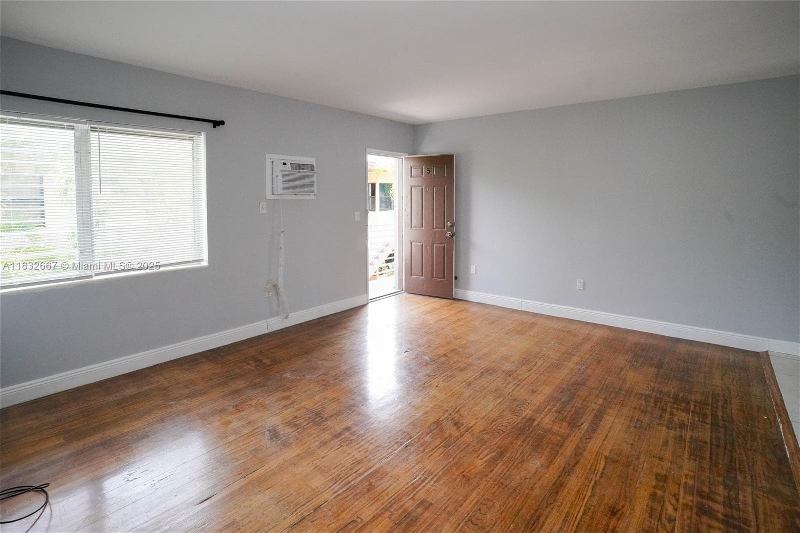 8321 Crespi Blvd, Miami Beach FL 33141 — 14