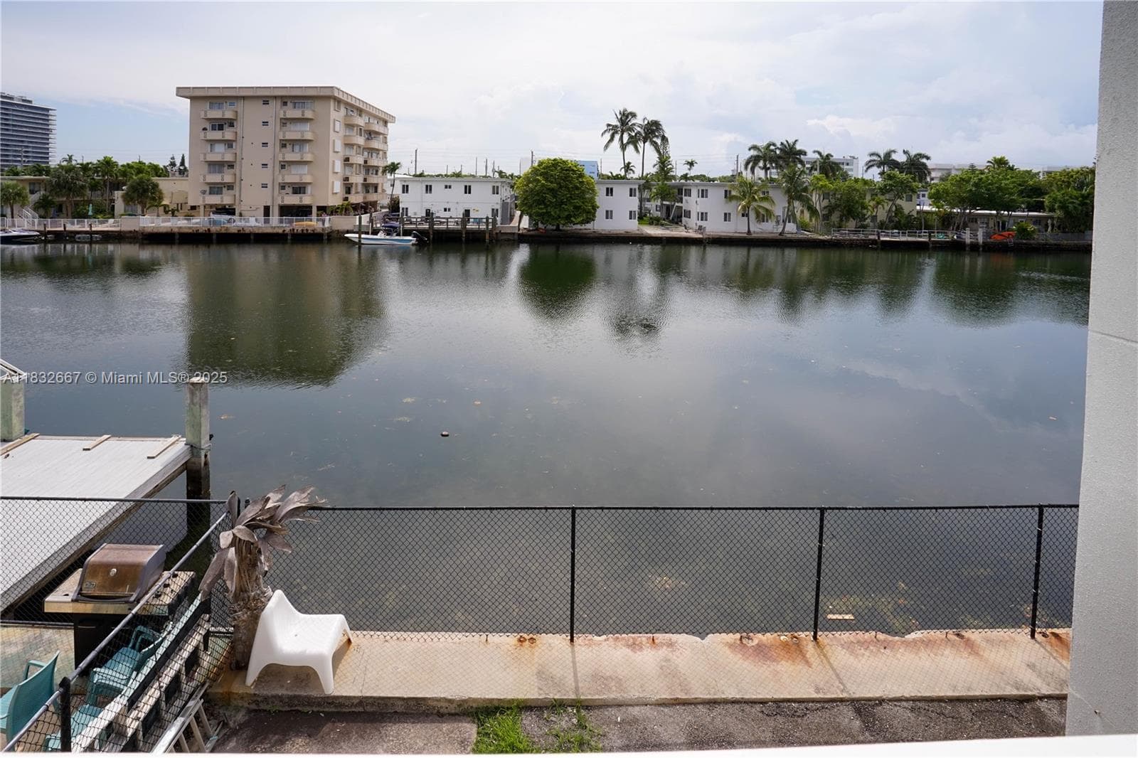 8321 Crespi Blvd, Miami Beach FL 33141 — 54