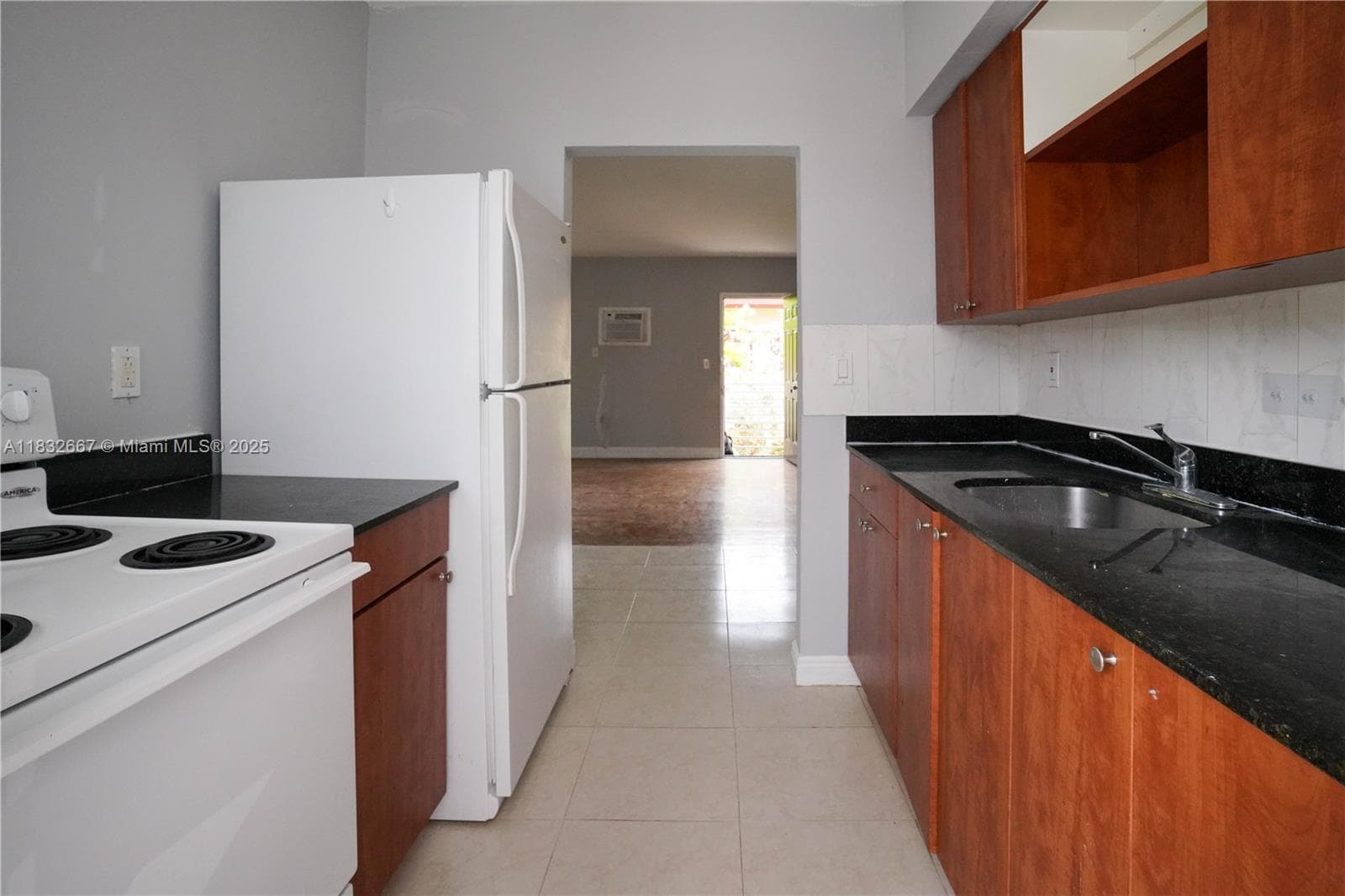 8321 Crespi Blvd, Miami Beach FL 33141 — 19
