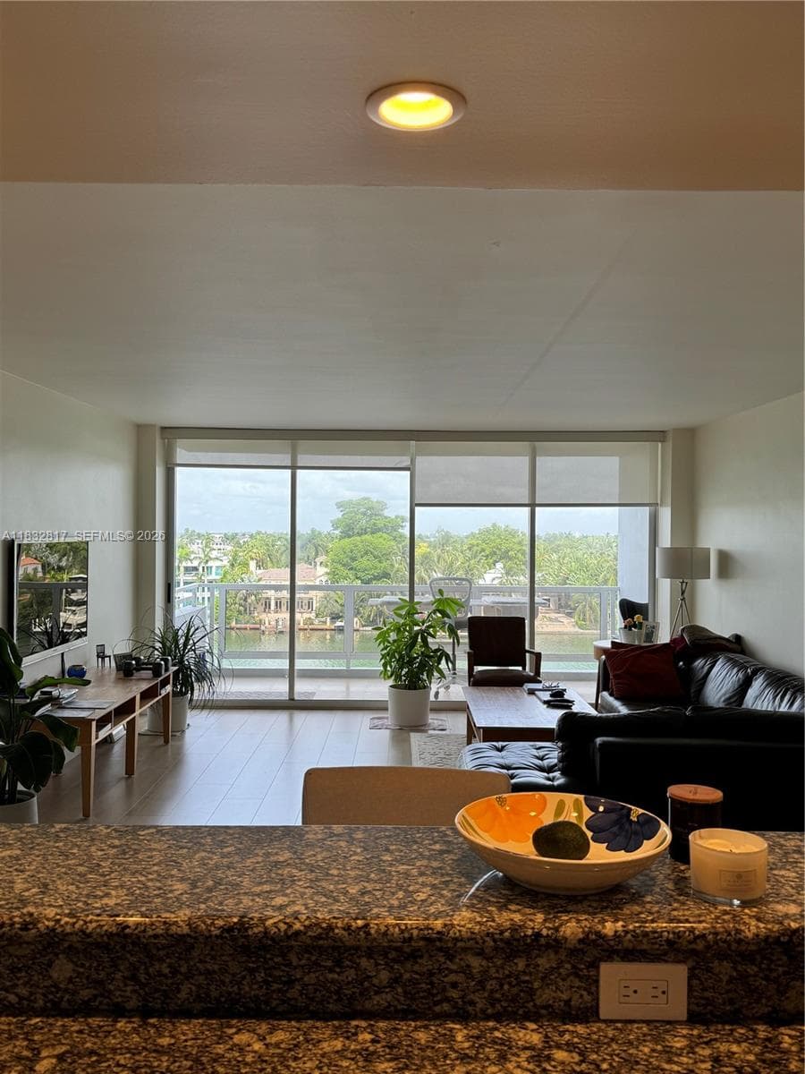5700 Collins Ave # 6J, Miami Beach FL 33140 — 12