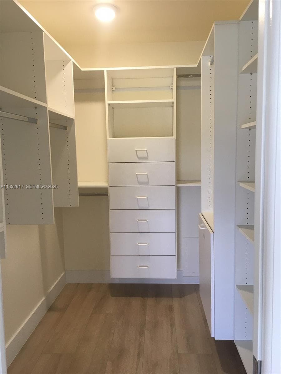 5700 Collins Ave # 6J, Miami Beach FL 33140 — 26