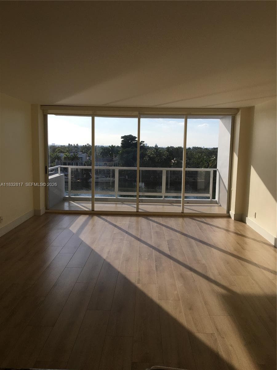 5700 Collins Ave # 6J, Miami Beach FL 33140 — 11