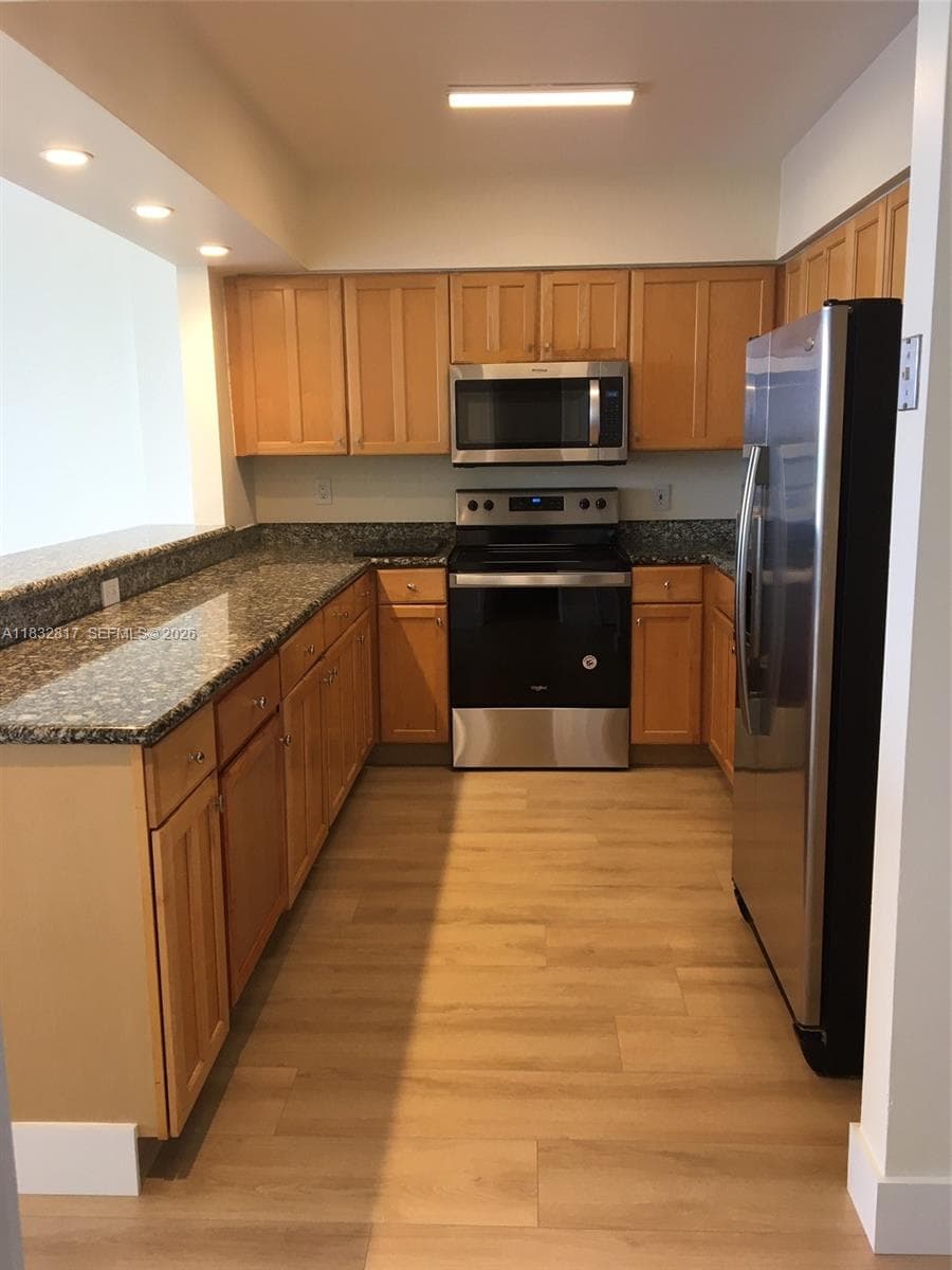 5700 Collins Ave # 6J, Miami Beach FL 33140 — 19