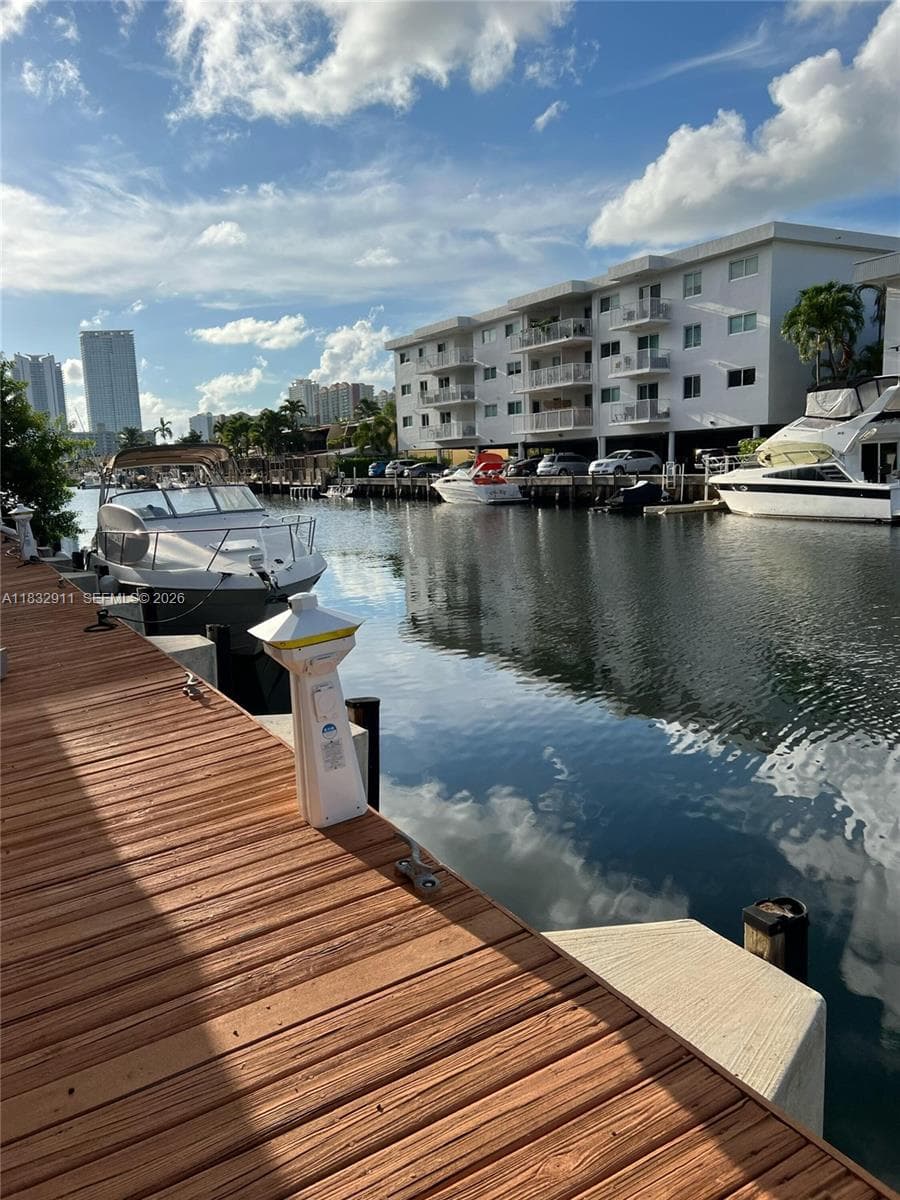 3716 NE 168th St # 303, North Miami Beach FL 33160 — 3