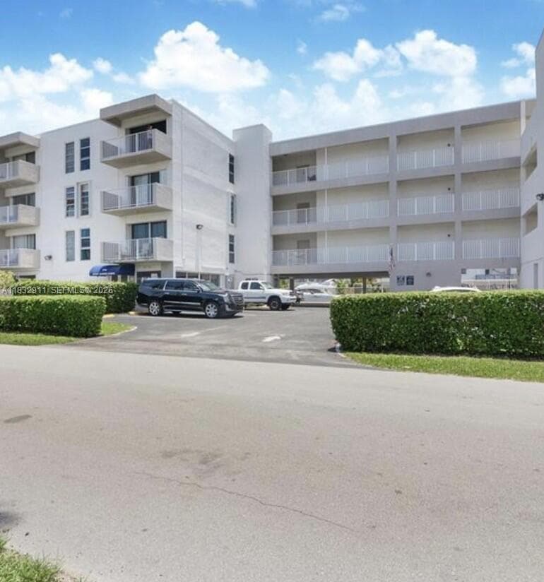 3716 NE 168th St # 303, North Miami Beach FL 33160 — 1