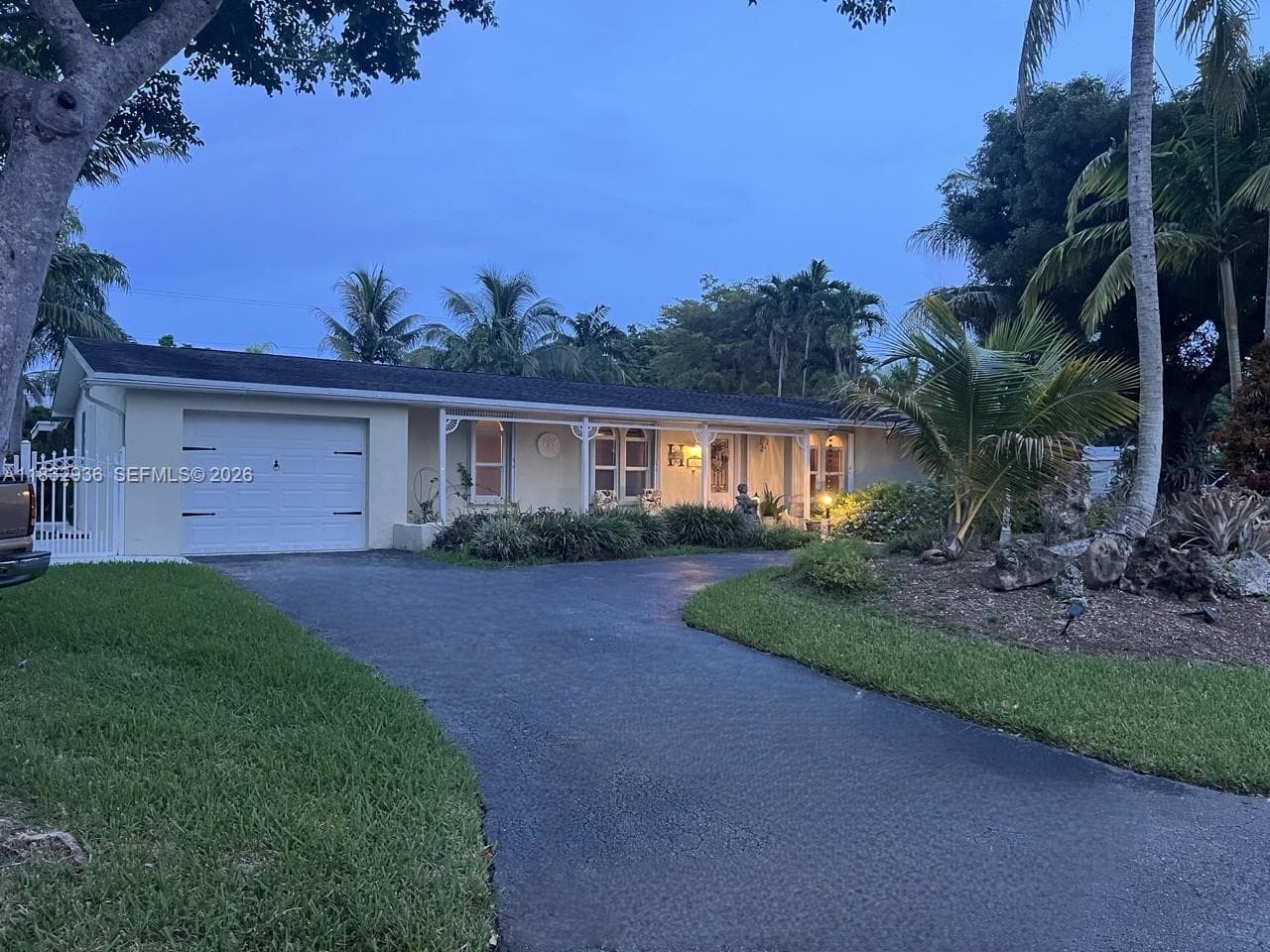 19521 SW 128th Ct, Miami FL 33177 — 26