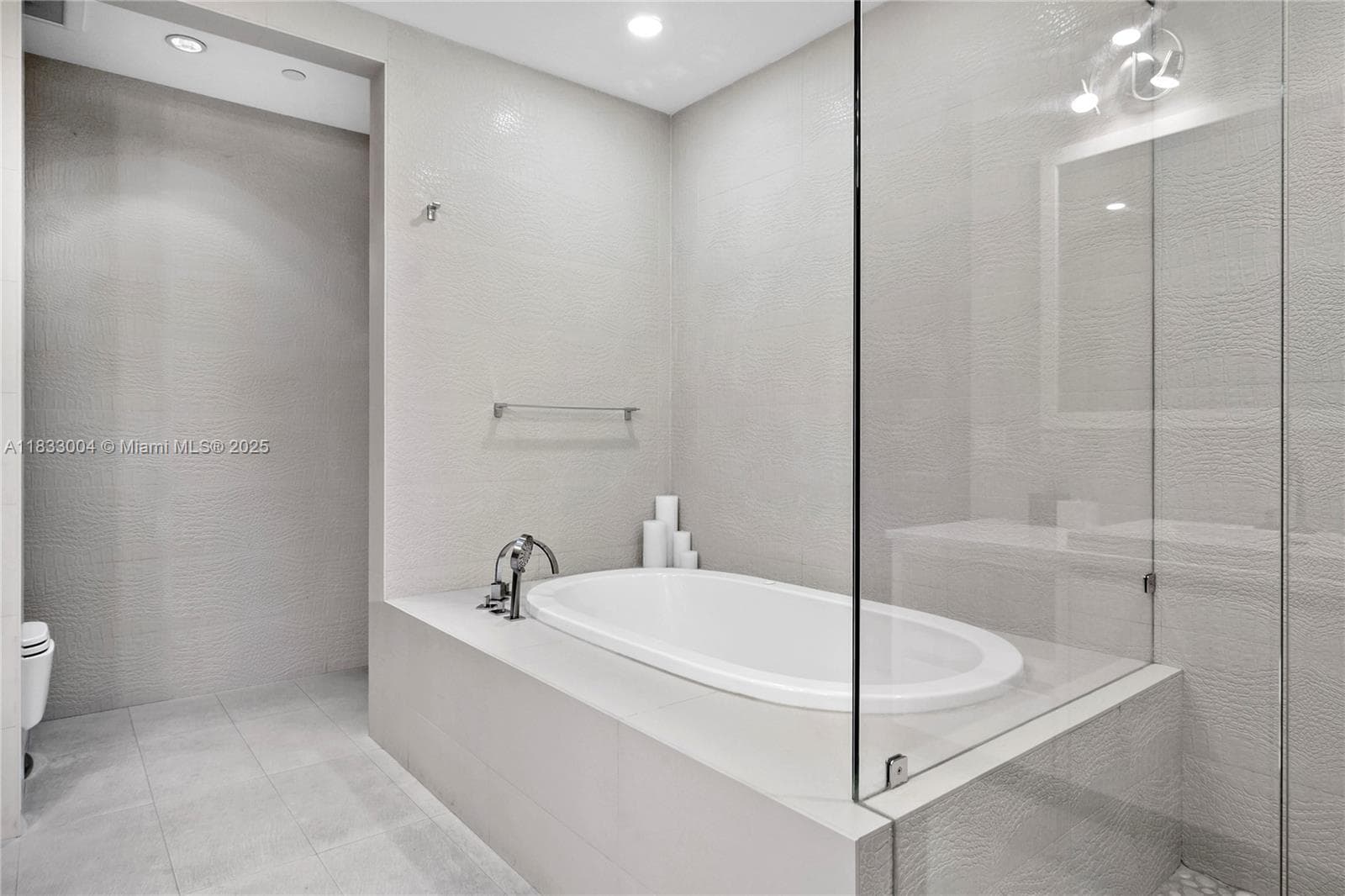 1425 Brickell Ave # 42E, Miami FL 33131 — 28