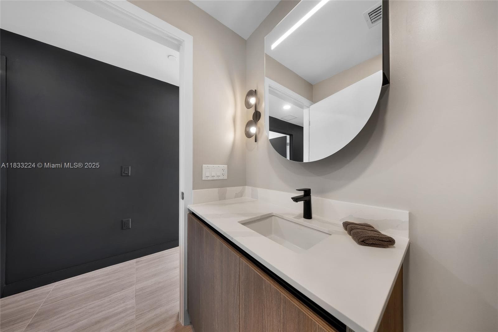 580 72 # 910, Miami Beach FL 331441 — 53